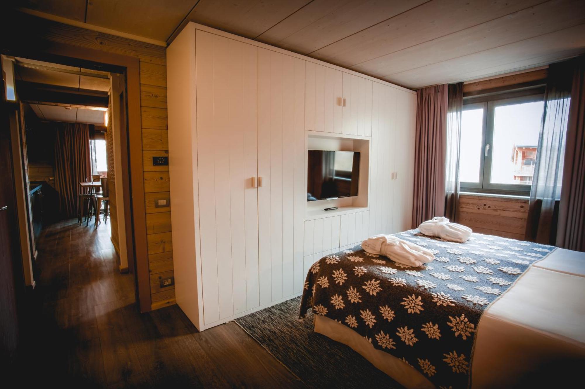 Two-Bedroom Suite
